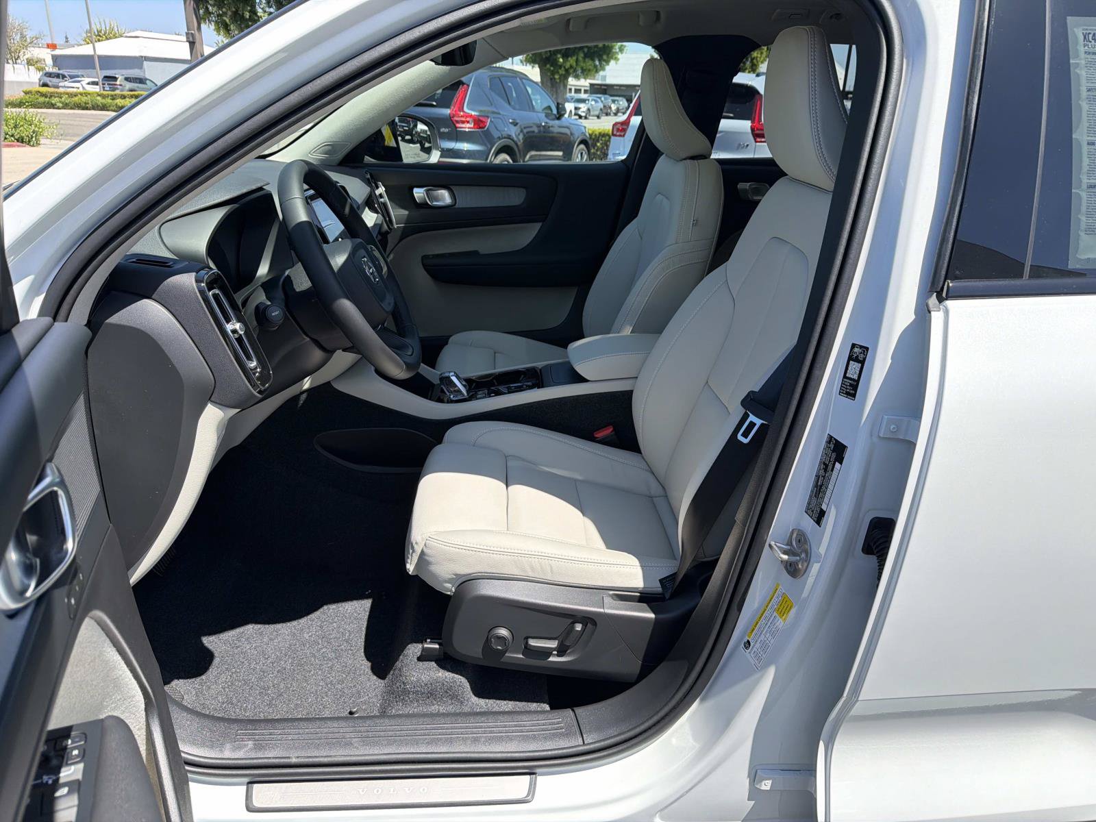 New 2026 Volvo XC40 B5 Plus w/ Protection Package Premier AWD/4WD image 13
