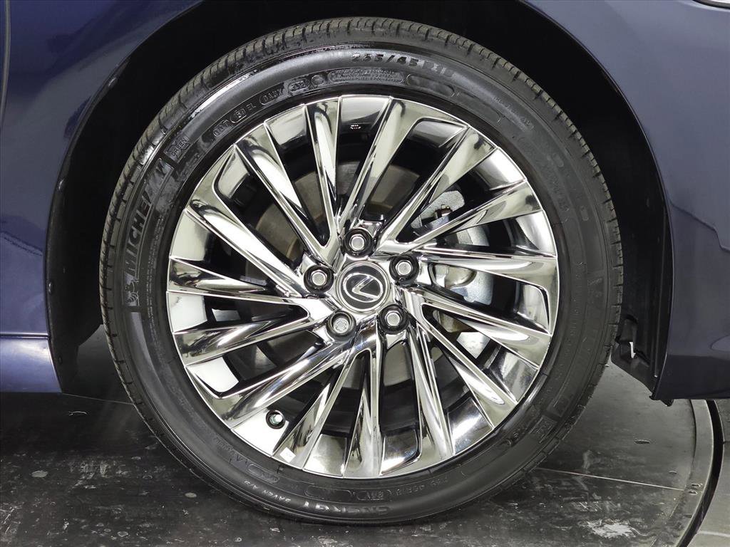 Used 2025 Lexus ES 350 w/ Luxury Package image 11