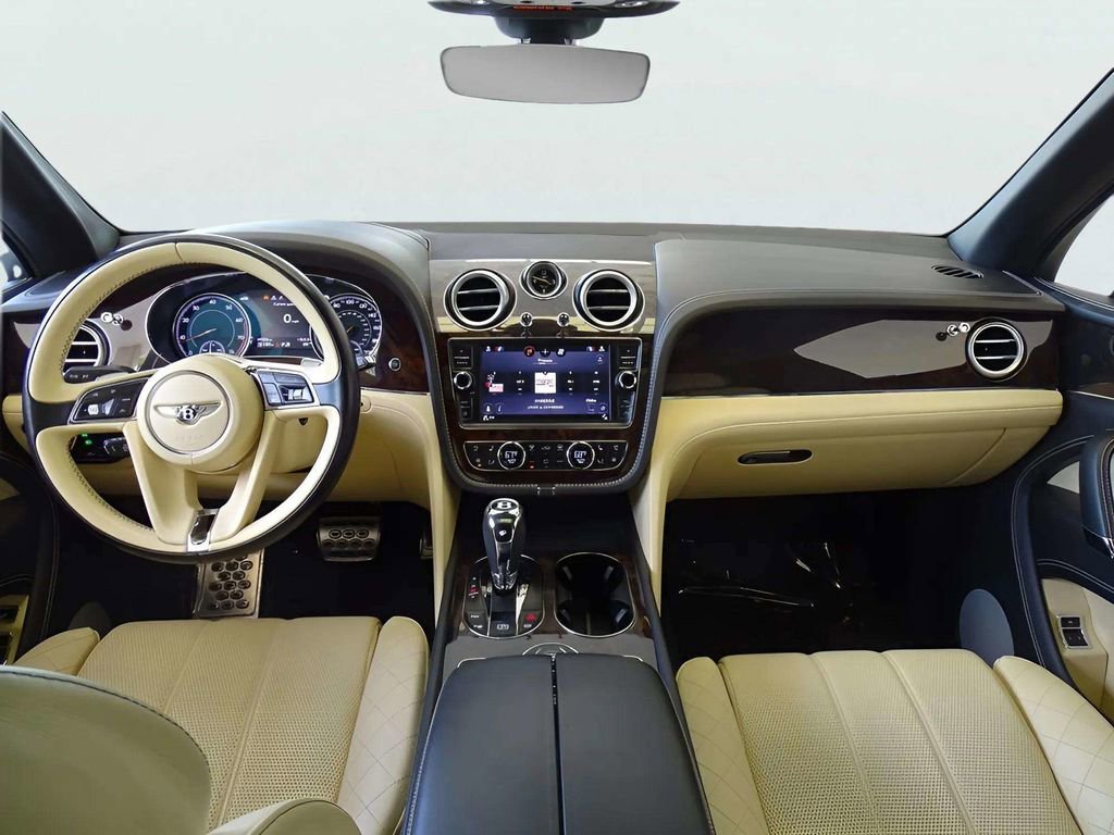 Used 2017 Bentley Bentayga AWD/4WD image 29
