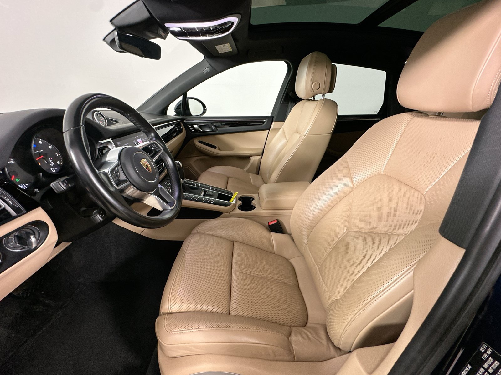 Used 2021 Porsche Macan AWD/4WD image 34