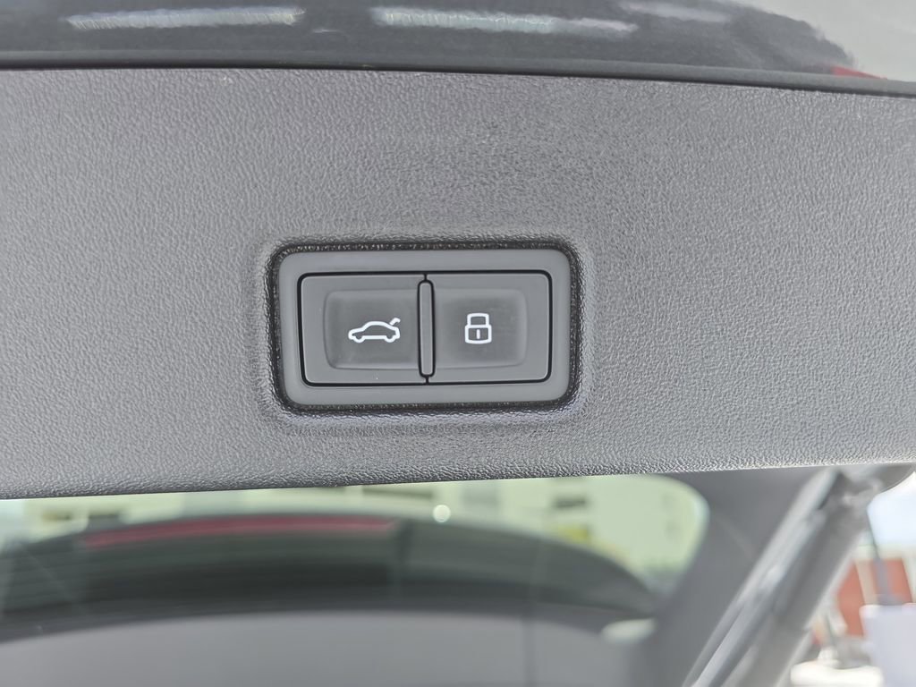 Certified 2025 Audi Q5 Premium w/ Convenience Package AWD/4WD image 25