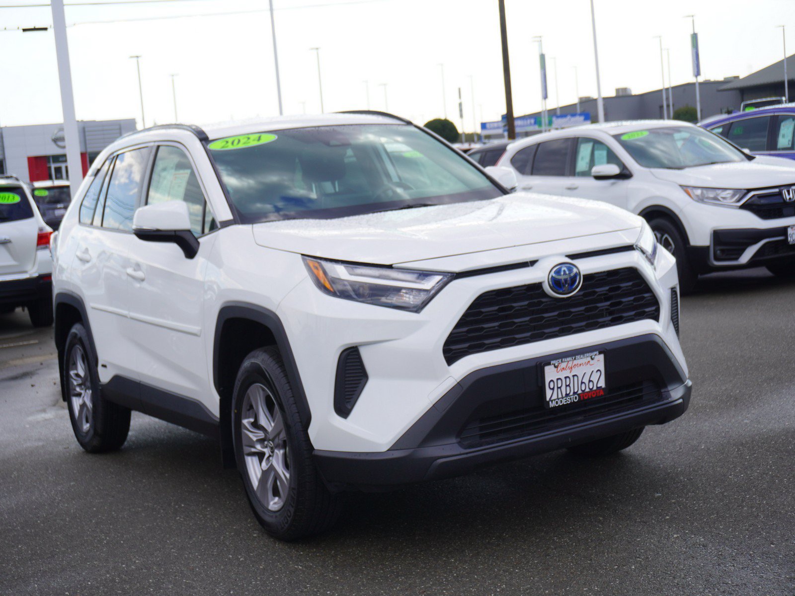 Used 2024 Toyota RAV4 LE AWD/4WD image 1