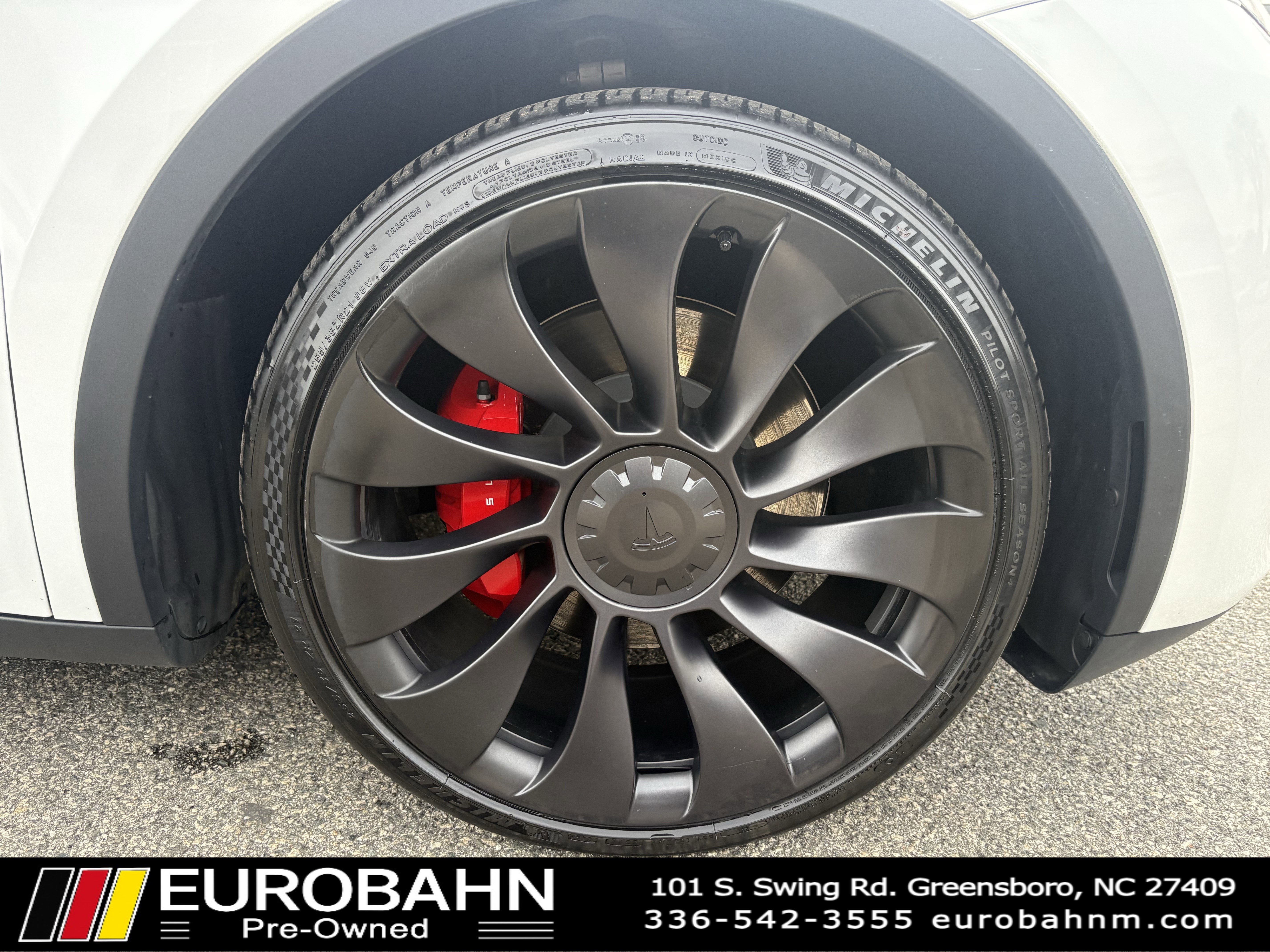 Used 2024 Tesla Model Y Performance image 33