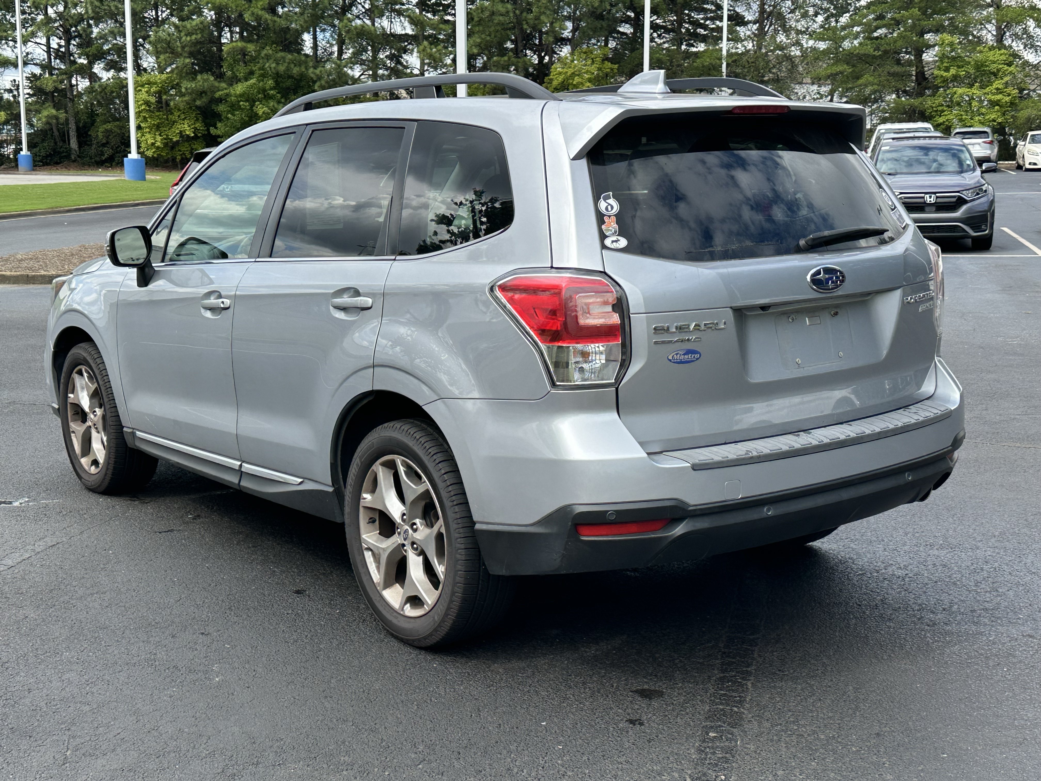 Used 2017 Subaru Forester 2.5i Touring AWD/4WD image 11