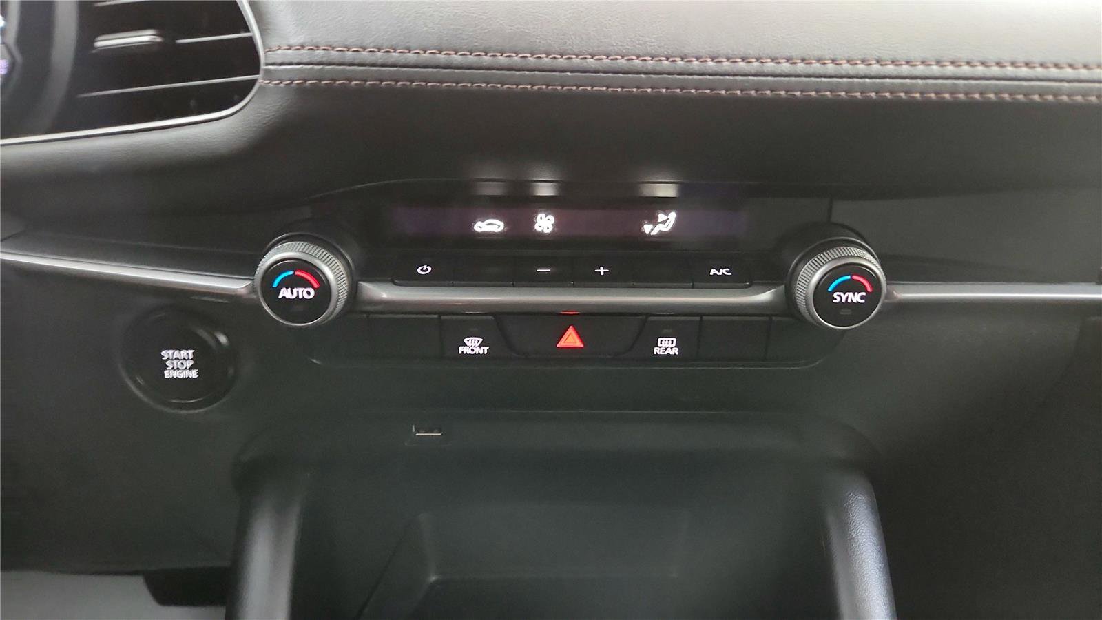 Used 2021 MAZDA MAZDA3 s image 27