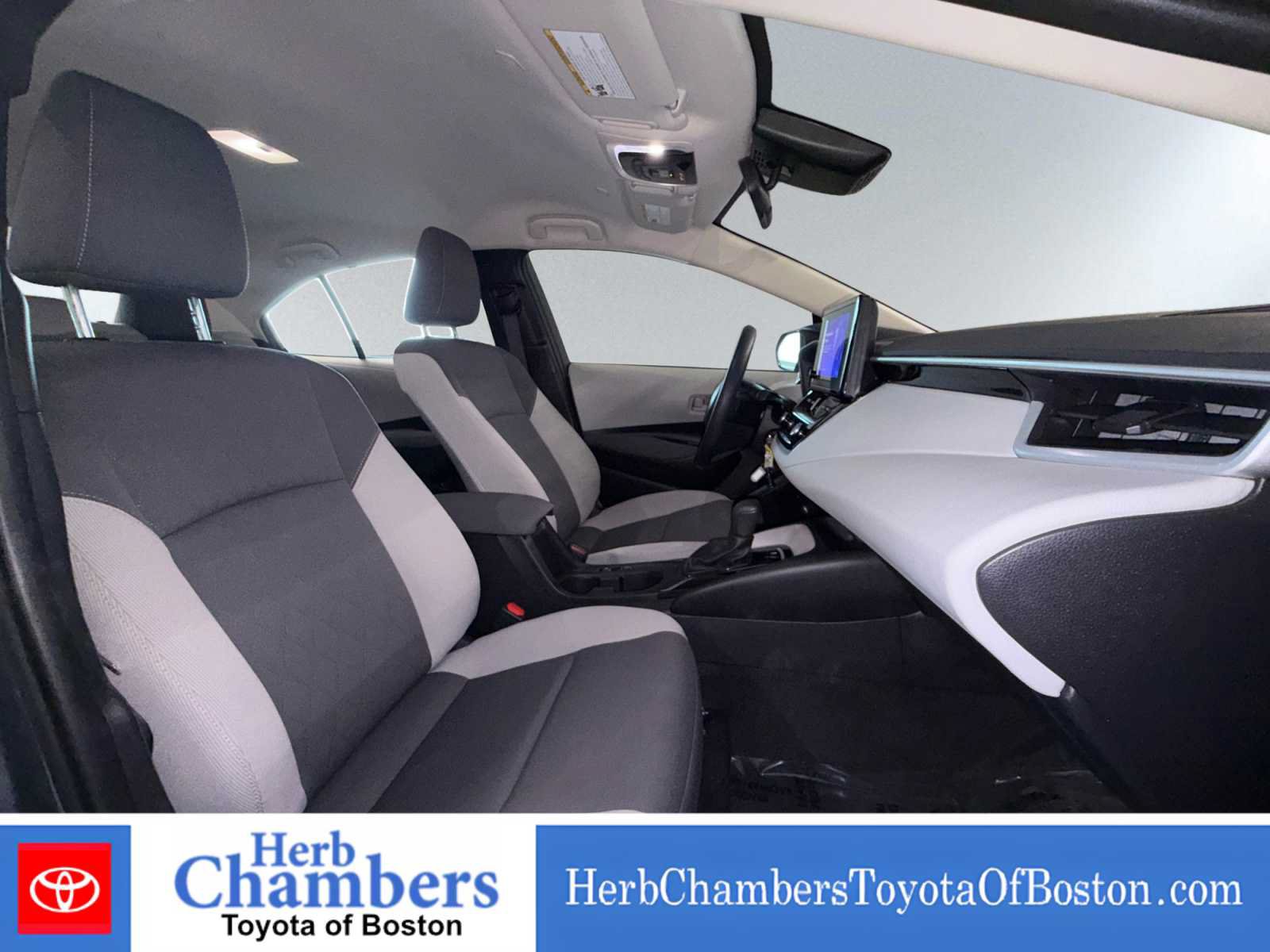 Used 2025 Toyota Corolla LE FWD image 21