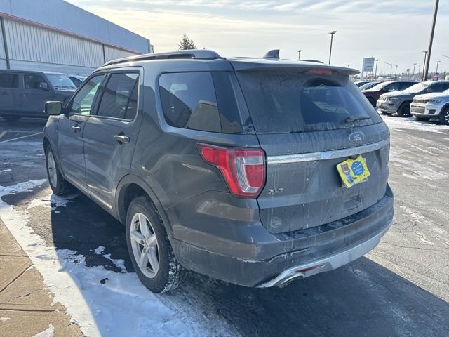 Used 2017 Ford Explorer XLT w/ Equipment Group 202A image 7
