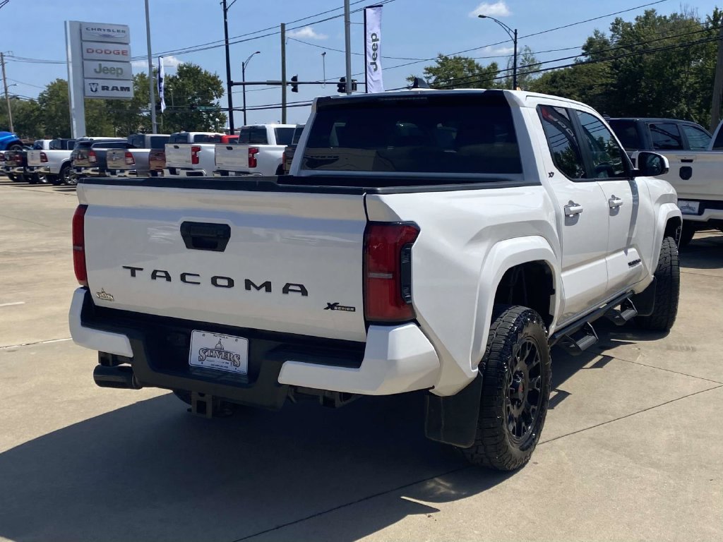 Used 2025 Toyota Tacoma SR5 RWD image 9