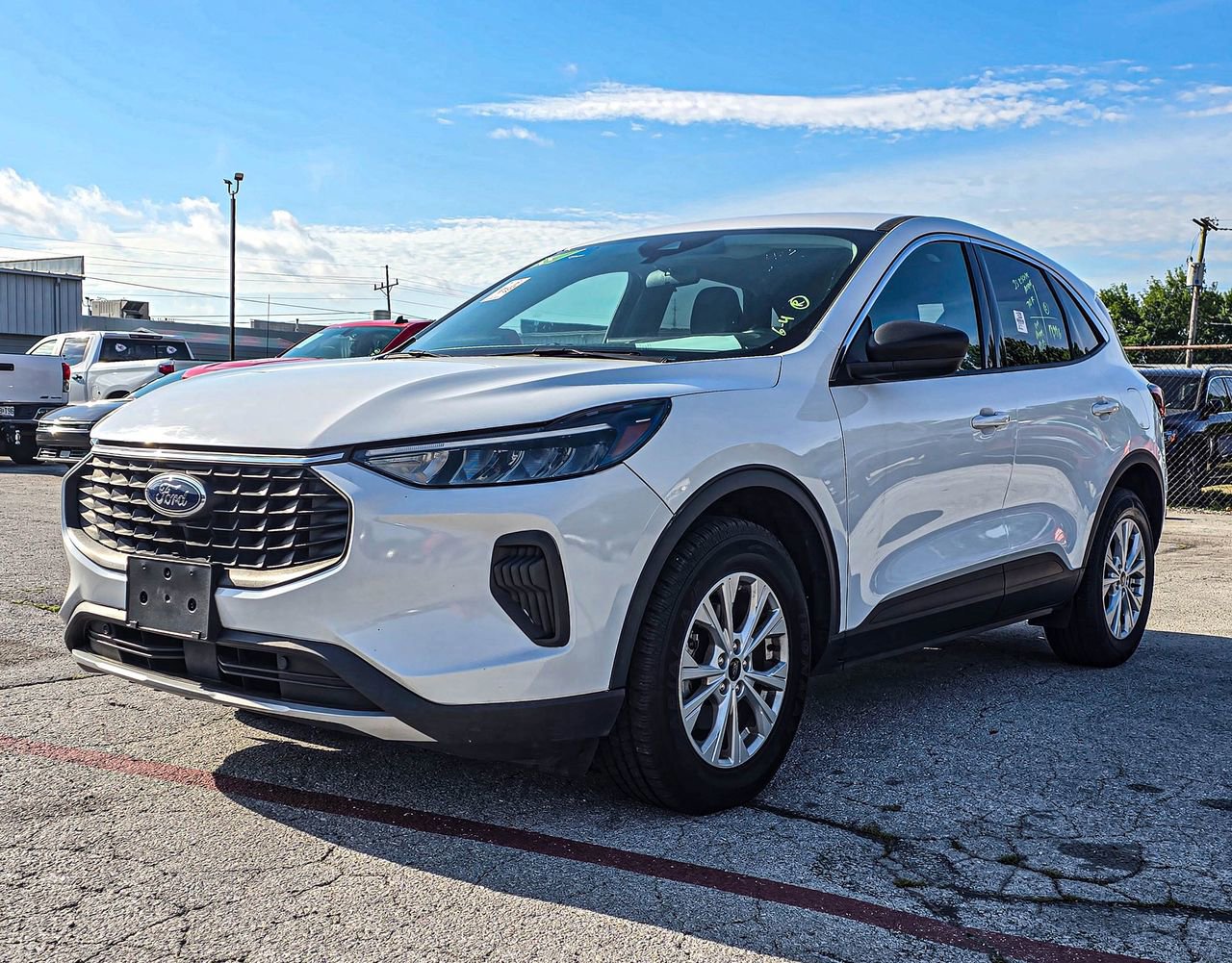 Used 2023 Ford Escape Active w/ Tech Pack #1 AWD/4WD image 3