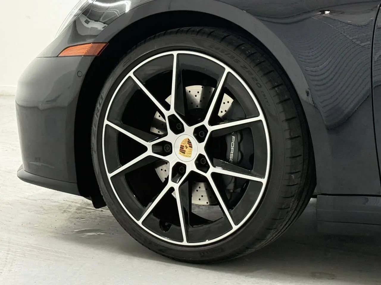 Used 2025 Porsche 911 Carrera RWD image 41