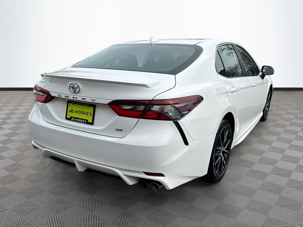 Used 2024 Toyota Camry SE image 4