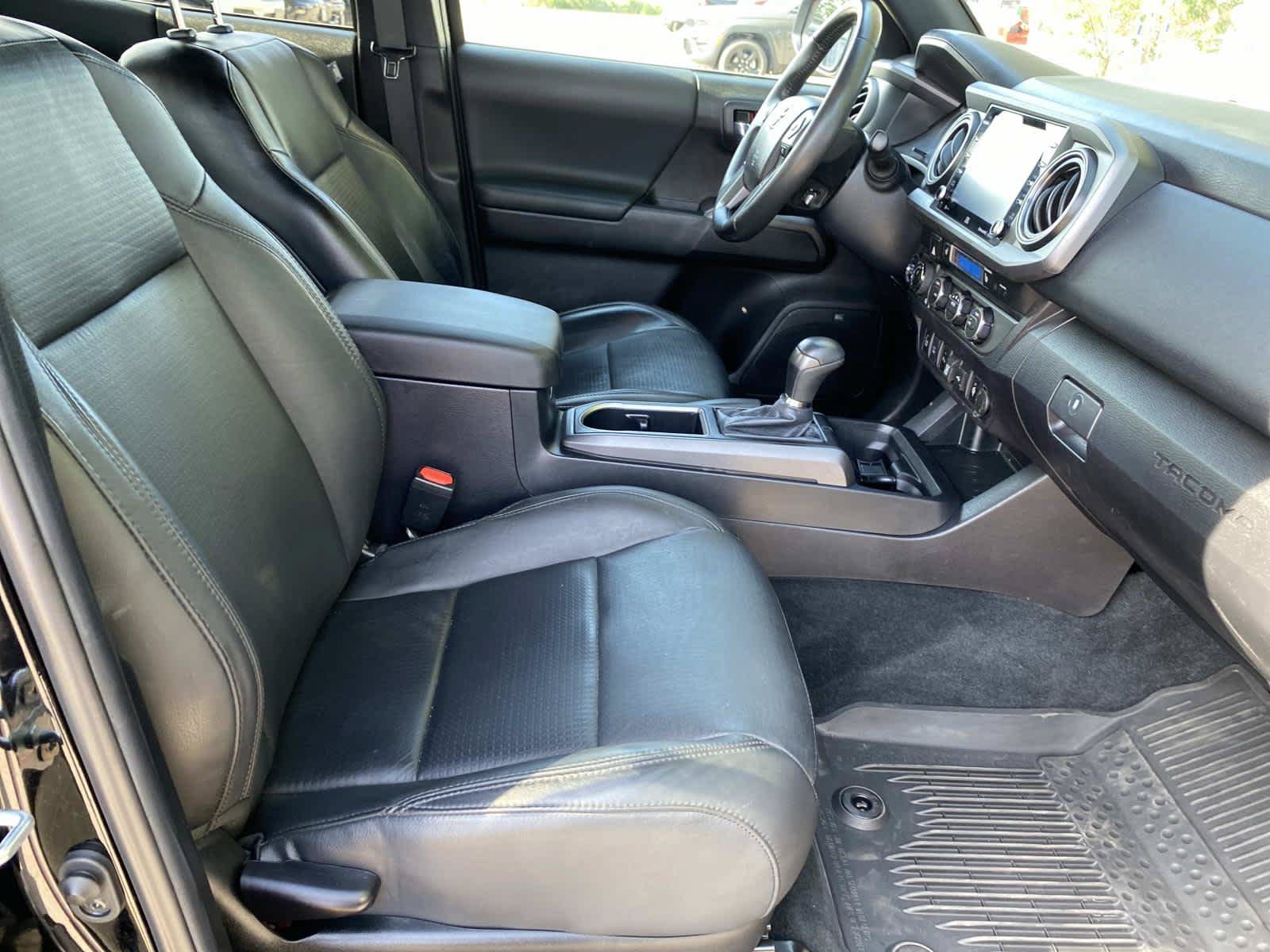 Used 2023 Toyota Tacoma TRD Sport w/ TRD Premium Sport Package AWD/4WD image 25
