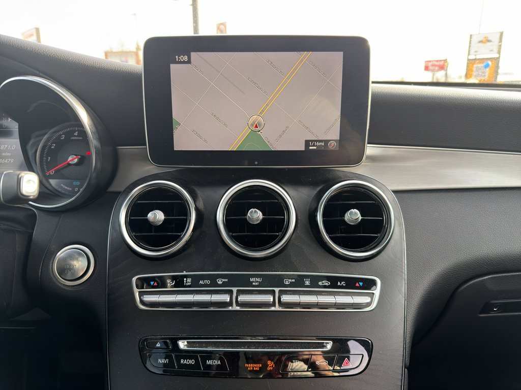 Used 2019 Mercedes-Benz GLC 350e 4MATIC image 19