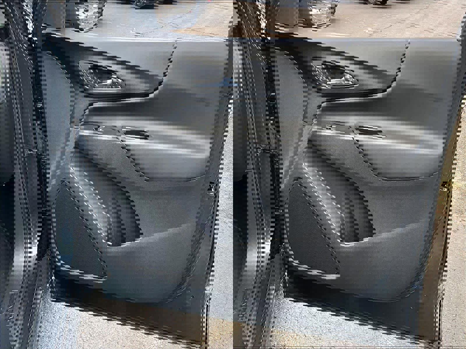 Used 2023 Chevrolet Equinox LT image 12