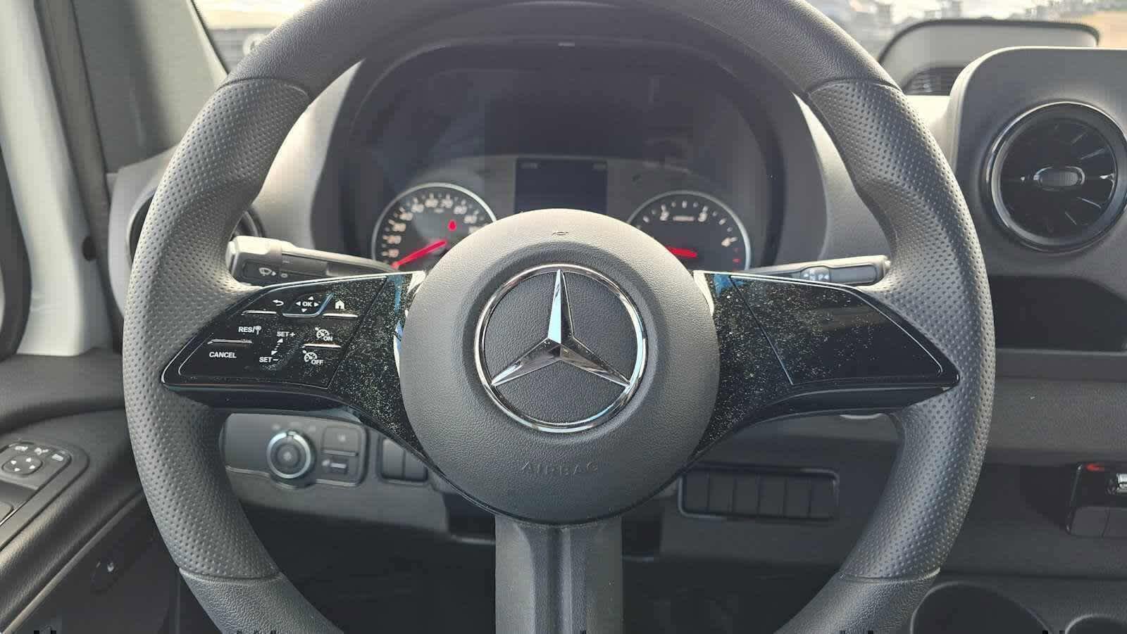 Used 2025 Mercedes-Benz Sprinter 2500 image 29