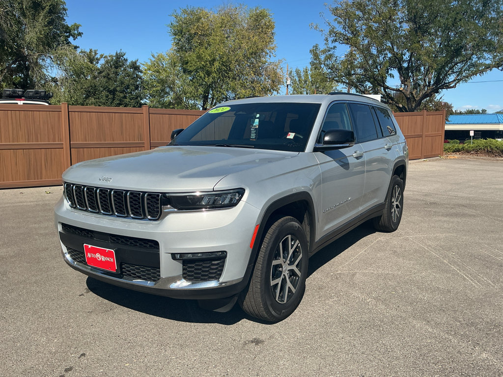 Used 2024 Jeep Grand Cherokee L Limited AWD/4WD image 1