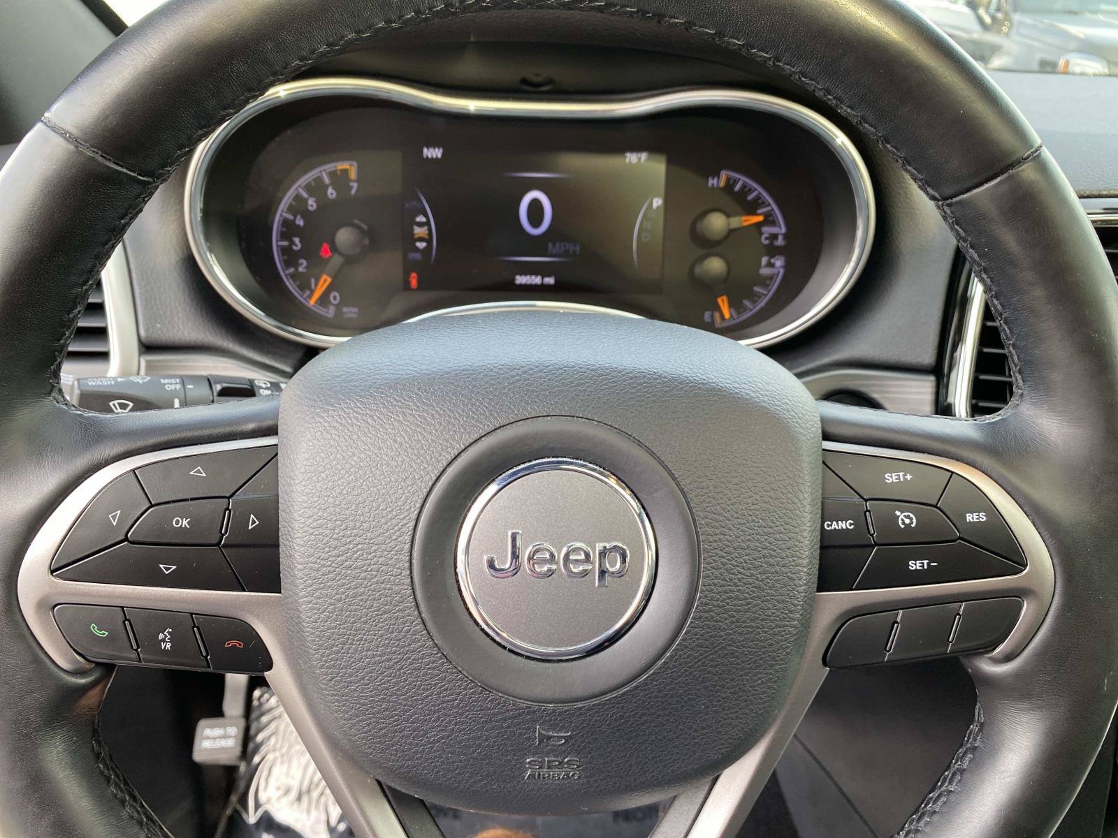 Used 2020 Jeep Grand Cherokee Altitude AWD/4WD image 17