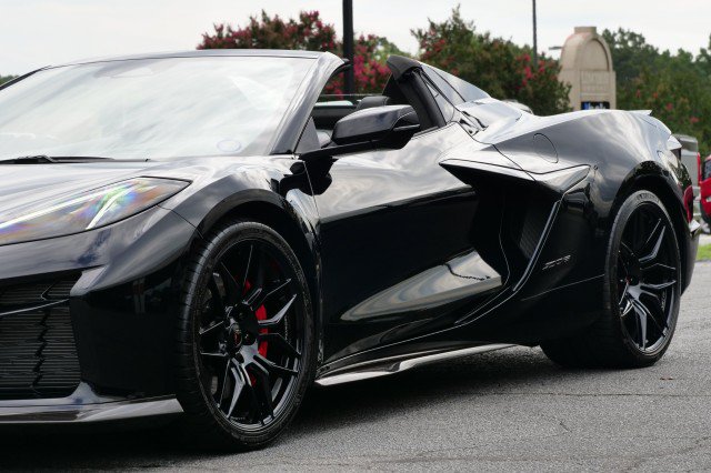 Used 2024 Chevrolet Corvette Z06 w/ Stealth Interior Trim Package RWD image 15