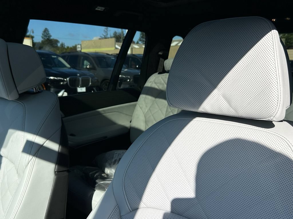 New 2027 BMW X7 xDrive40i w/ M Sport Package AWD/4WD image 14
