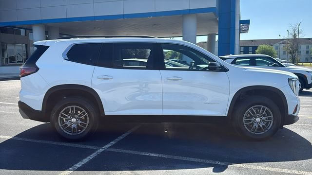 Used 2025 GMC Acadia Elevation FWD image 8
