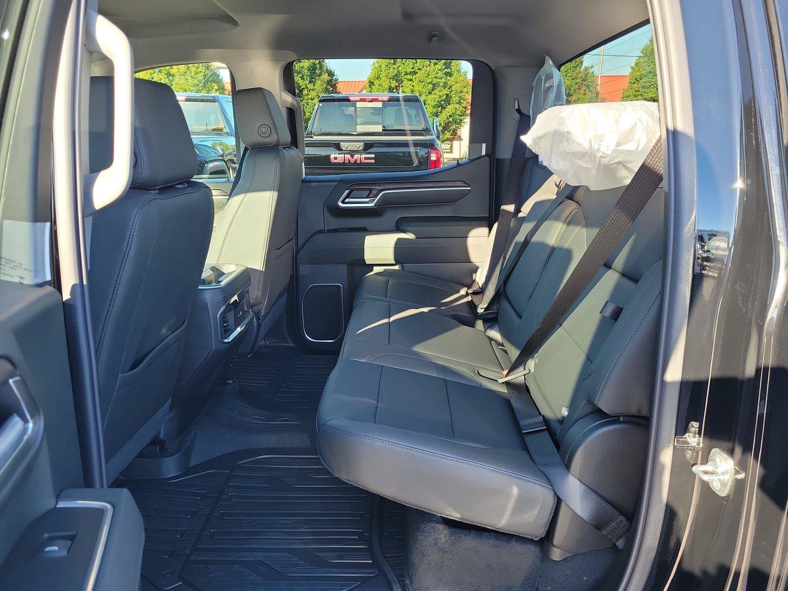 New 2026 GMC Sierra 1500 SLT w/ SLT Premium Package AWD/4WD image 11