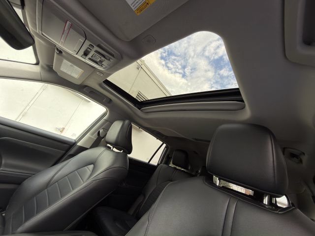 Used 2023 Toyota Highlander XLE AWD/4WD image 27
