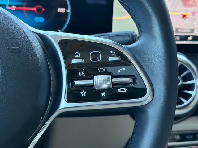 Certified 2023 Mercedes-Benz EQB 300 4MATIC w/ Exclusive Package image 31
