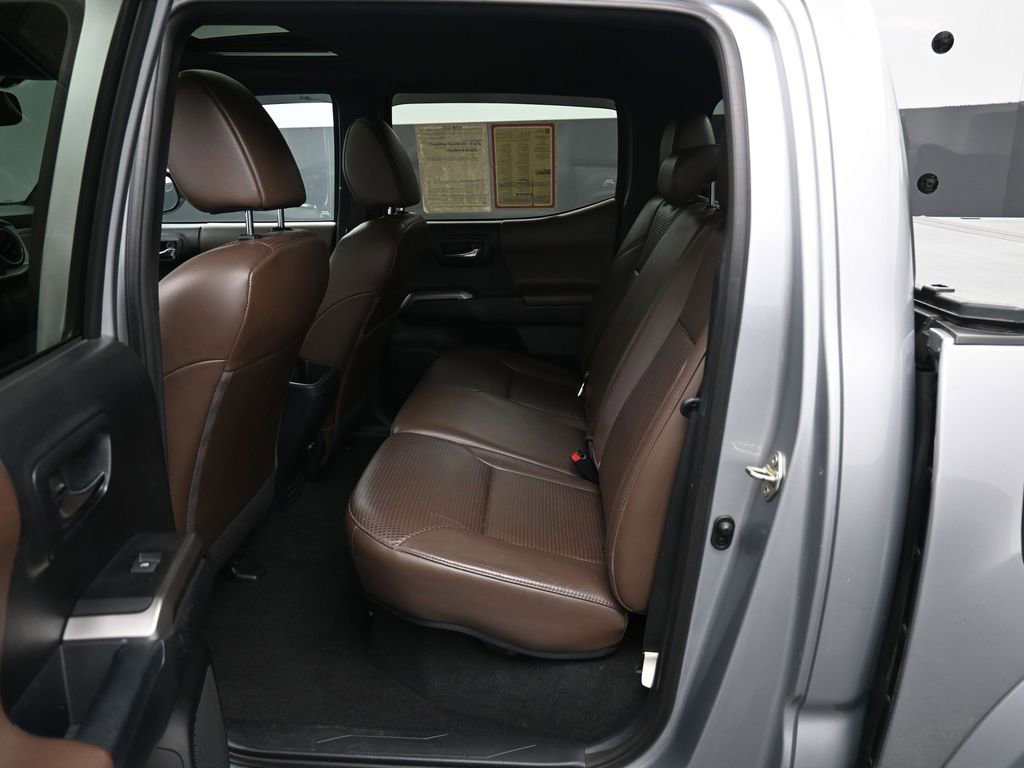 Certified 2017 Toyota Tacoma Limited w/ Tow Package RWD image 30
