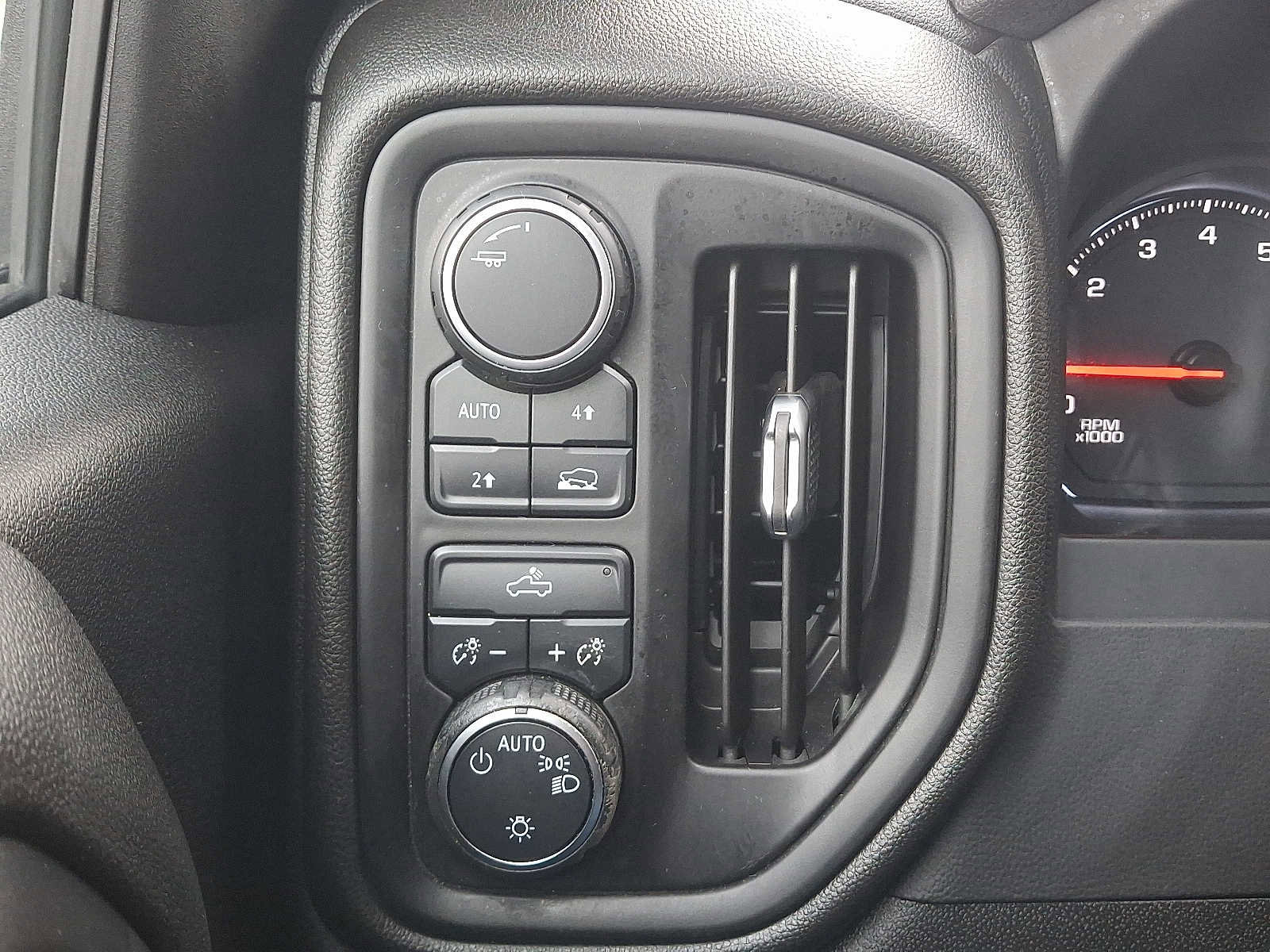 Used 2020 Chevrolet Silverado 1500 Custom w/ Custom Value Package image 24