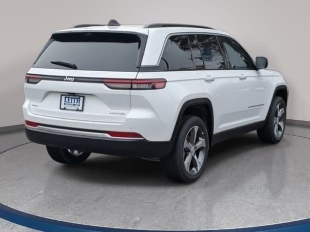 New 2026 Jeep Grand Cherokee Limited w/ Luxury Tech Group II AWD/4WD image 5