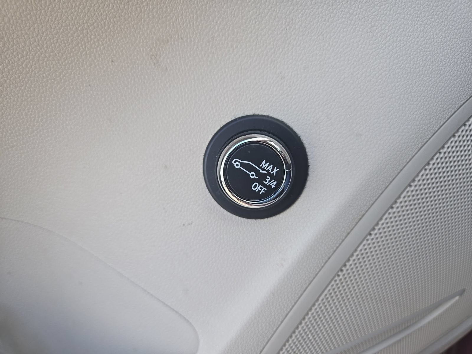 Used 2021 Buick Envision Essence FWD image 16