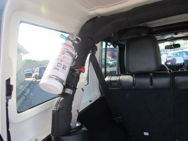 Used 2016 Jeep Wrangler Unlimited Sahara image 28