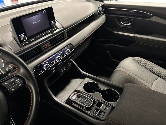 Certified 2025 Honda Pilot Sport image 31