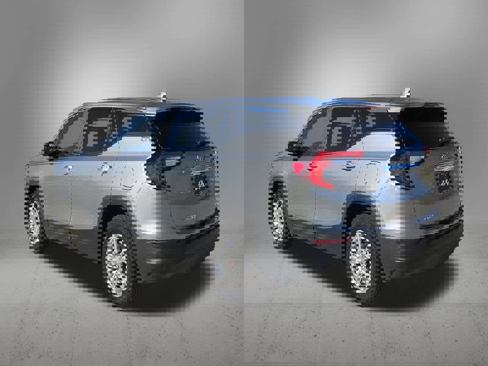 Used 2024 GMC Terrain SLE image 4