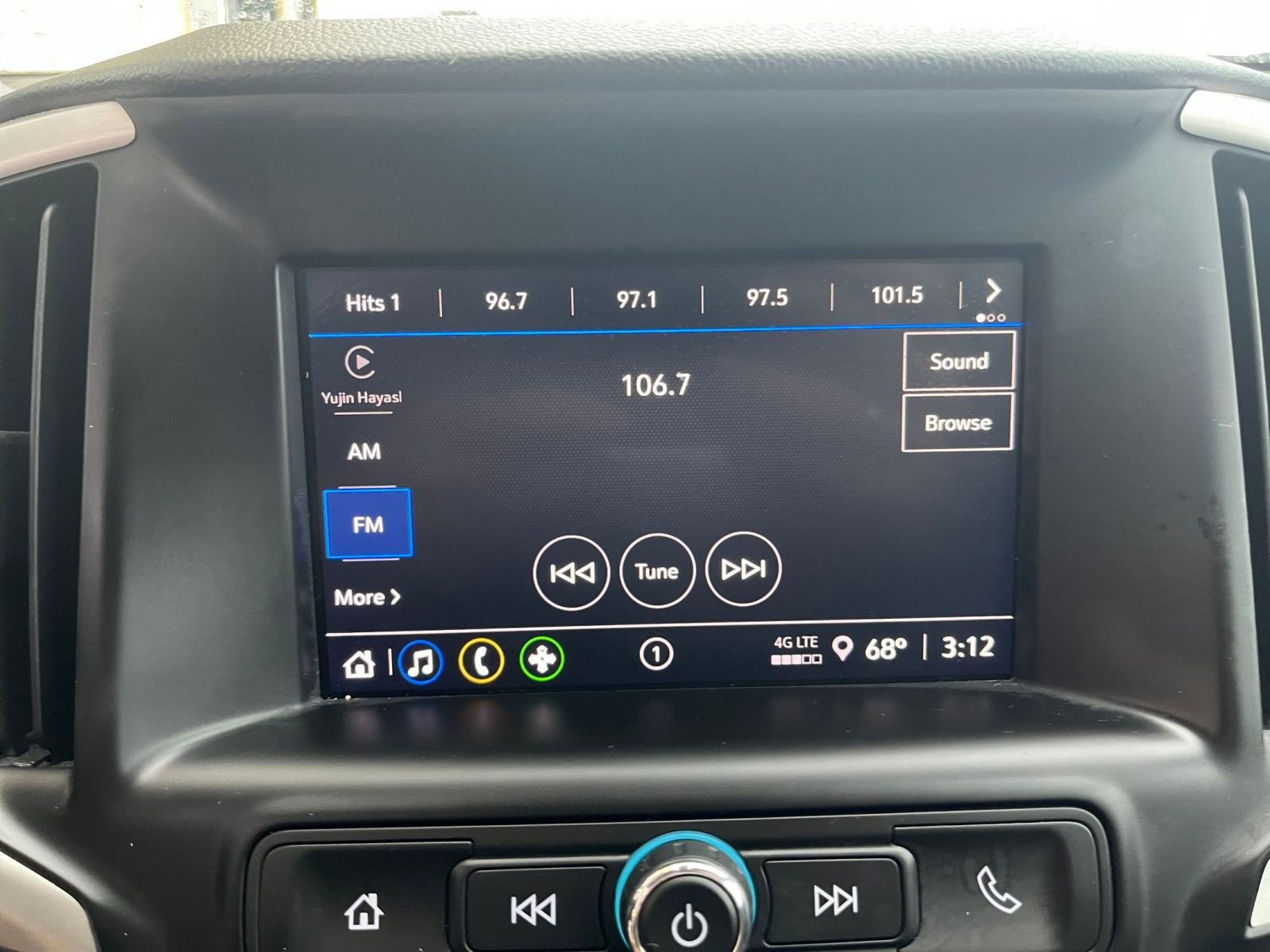 Used 2024 GMC Terrain SLE image 18