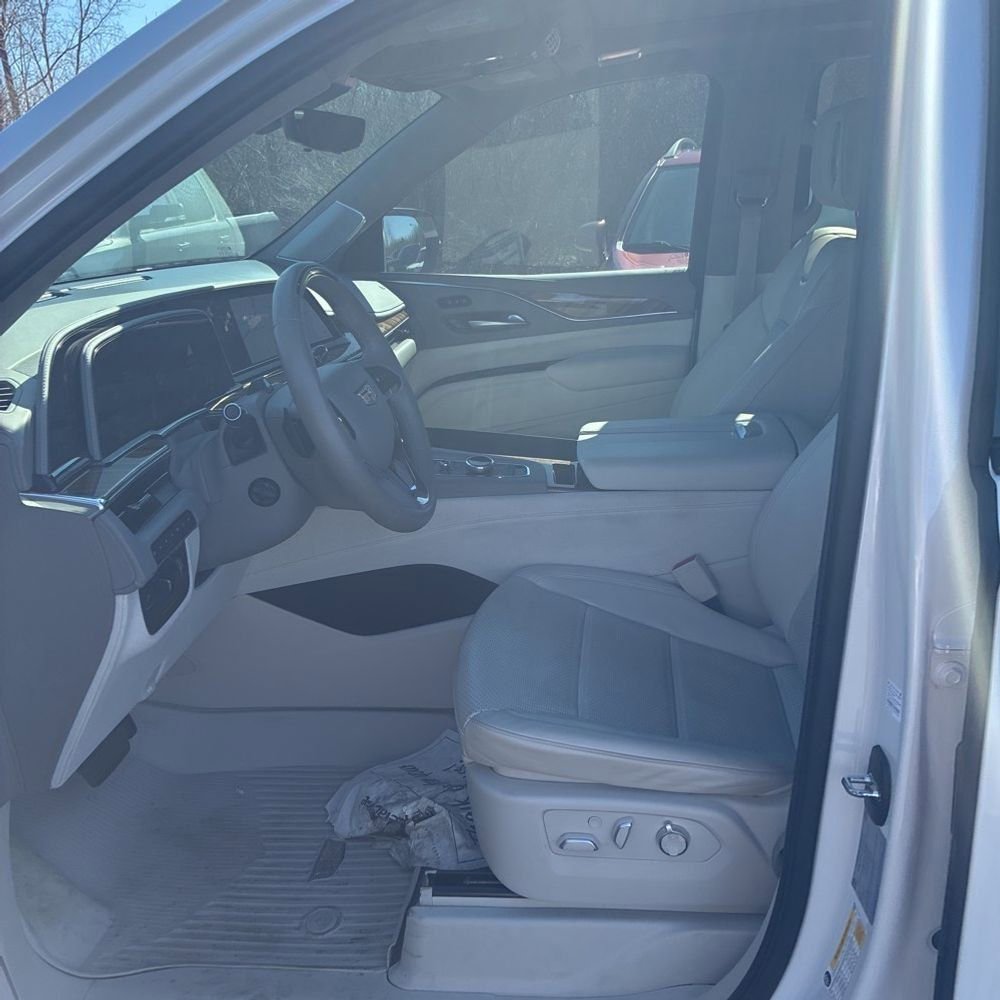 Used 2024 Cadillac Escalade ESV Sport Platinum w/ LPO, ONYX Package image 15