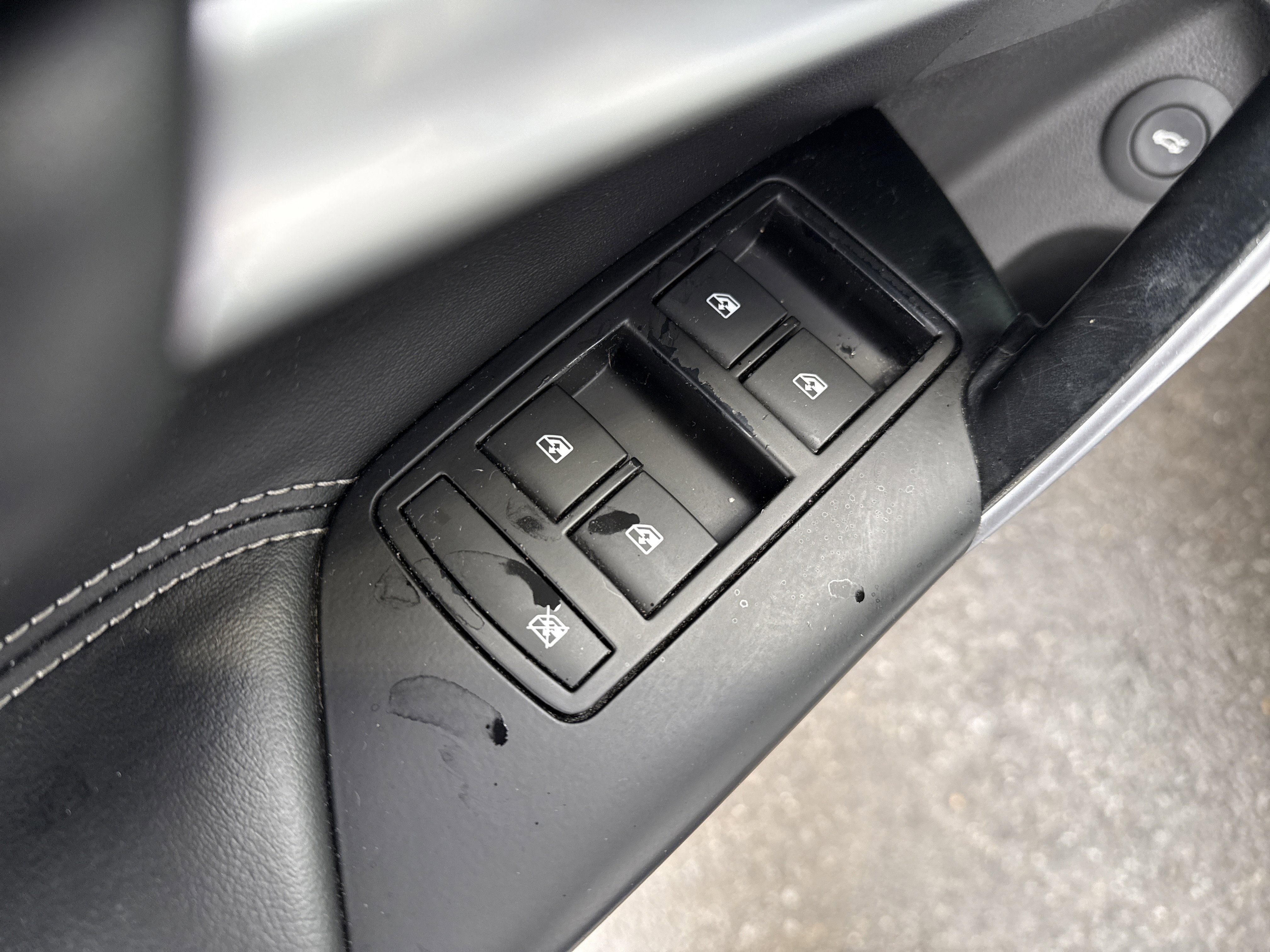 Used 2017 Buick Regal Premium image 16