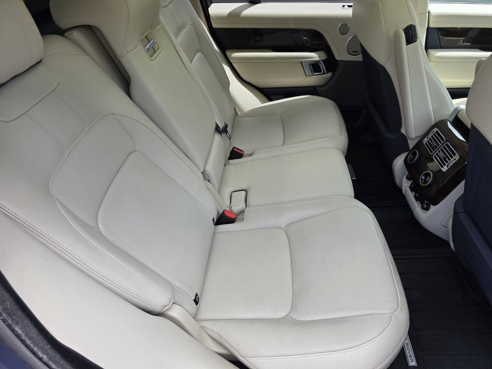 Used 2021 Land Rover Range Rover Westminster Edition image 5