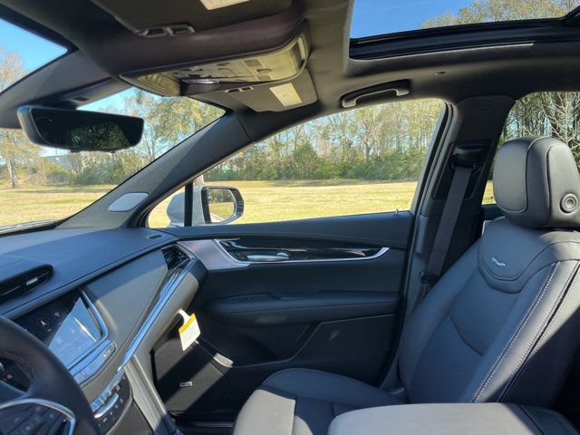 New 2026 Cadillac XT5 Premium Luxury w/ LPO, Floor Liner Package image 17