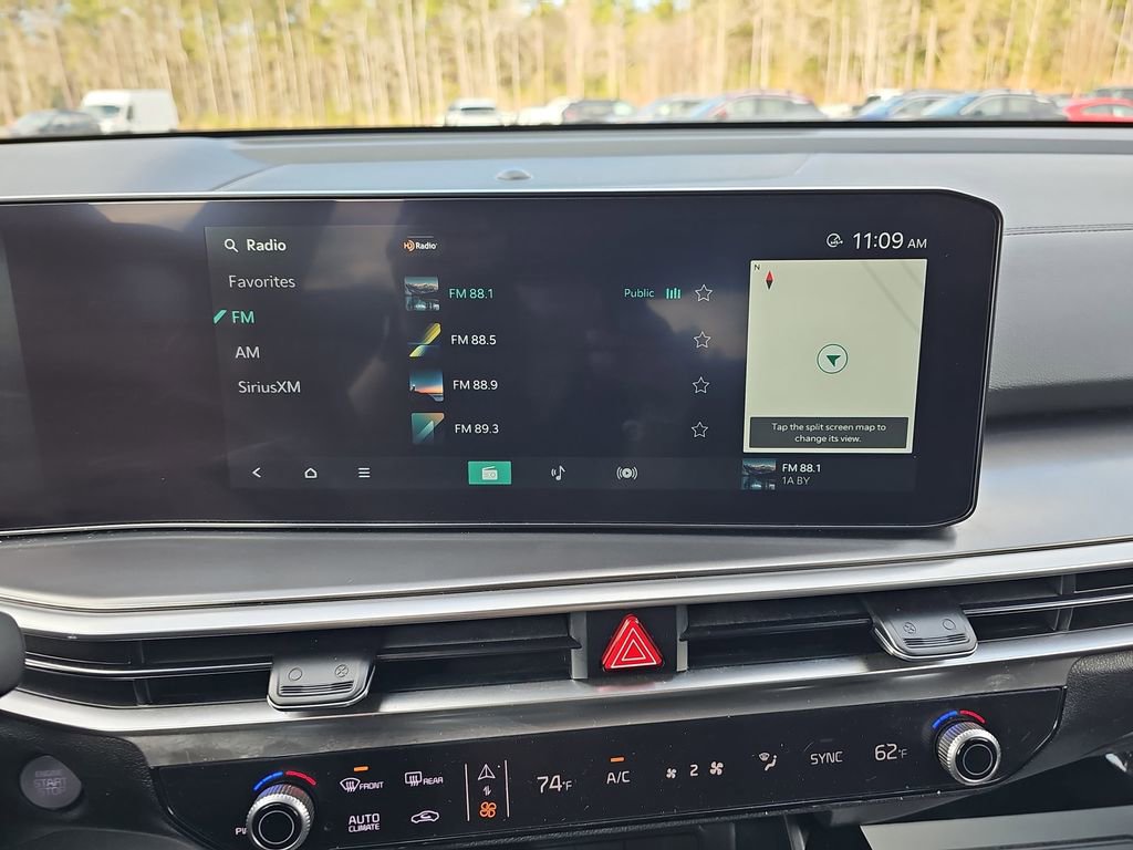 Used 2024 Kia Sorento EX w/ Panoramic Sunroof Package image 26