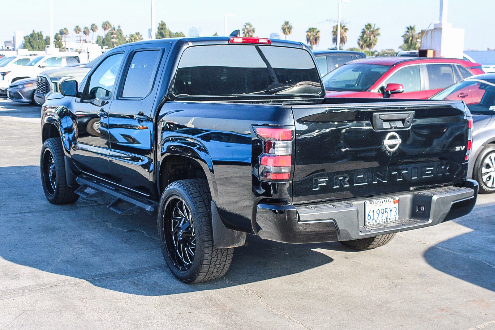 Used 2024 Nissan Frontier SV image 7