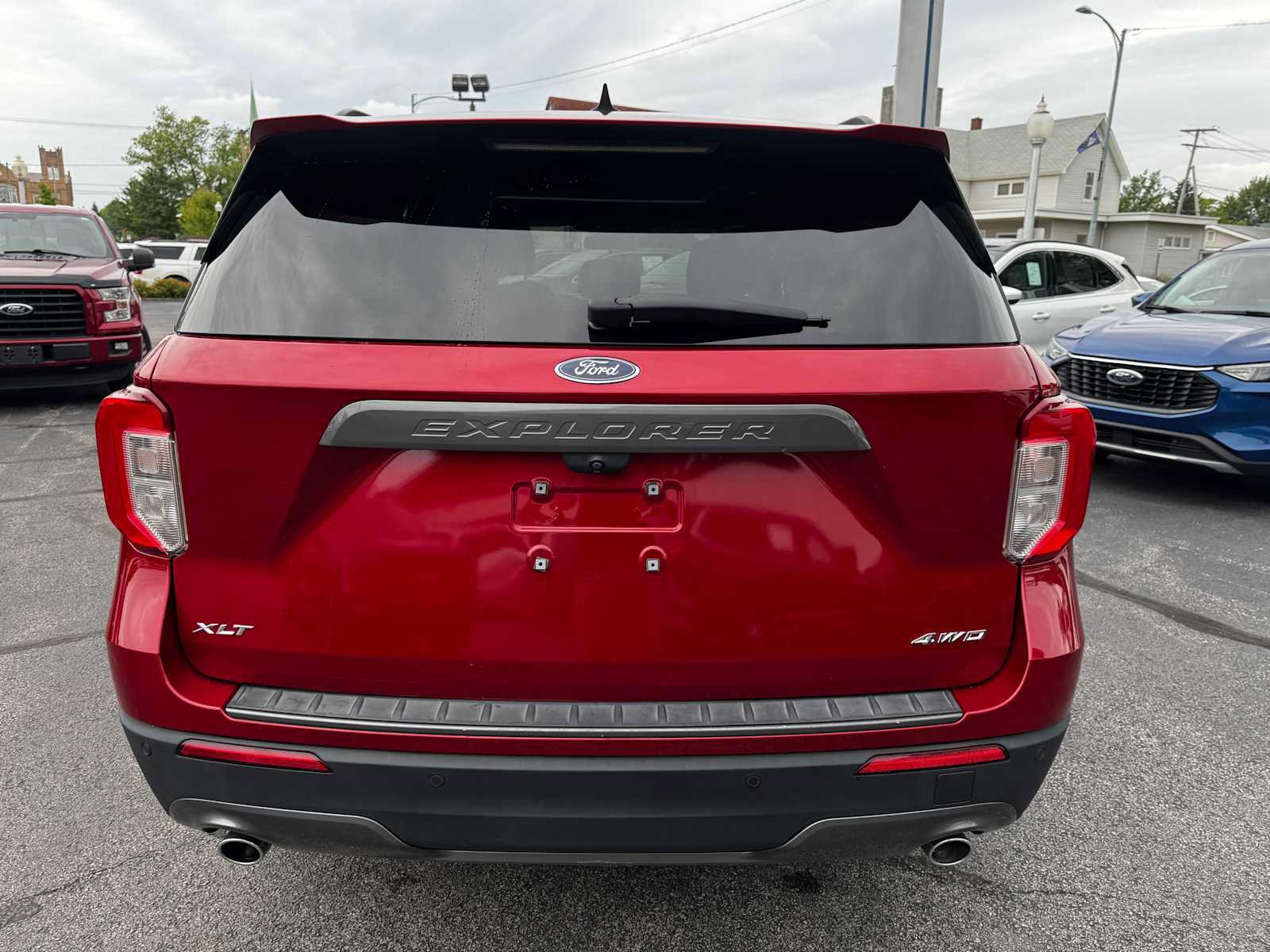Used 2022 Ford Explorer XLT w/ Equipment Group 202A AWD/4WD image 10