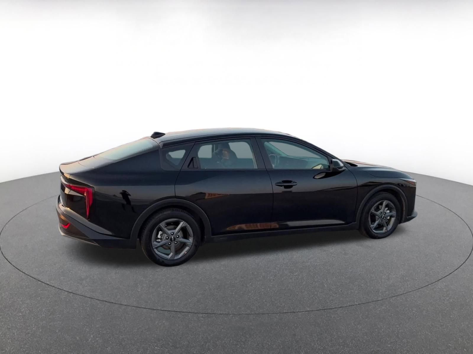 Used 2025 Kia K4 LXS image 14