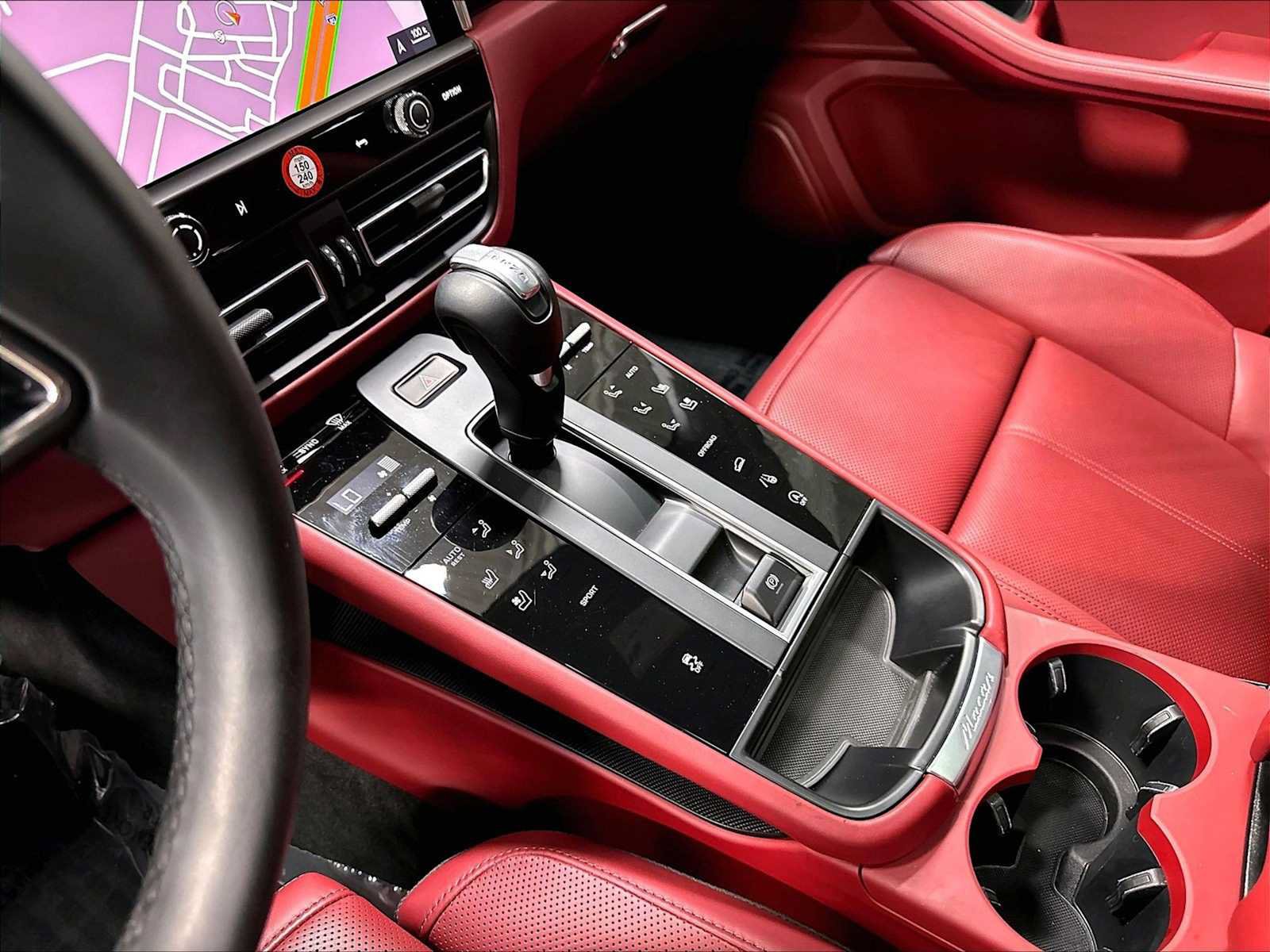 Used 2026 Porsche Macan AWD/4WD image 19