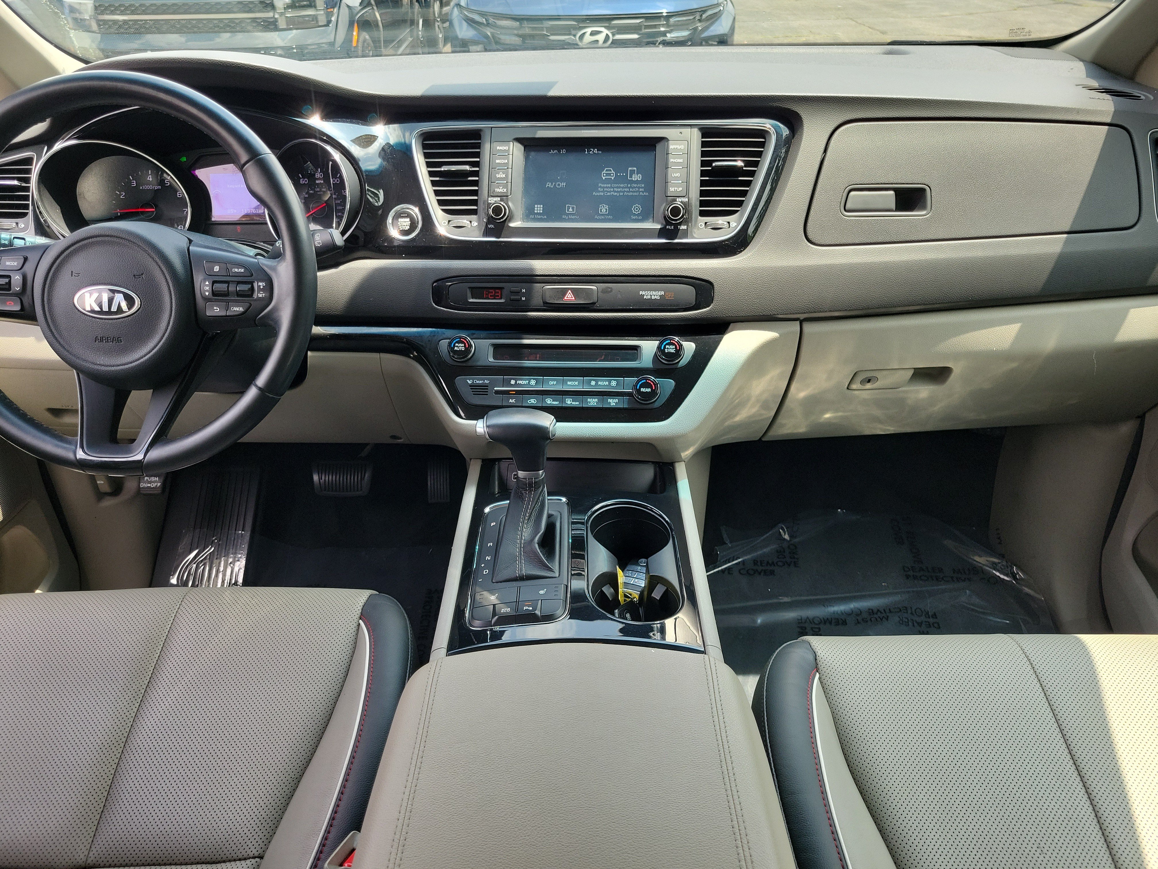 Used 2017 Kia Sedona EX FWD image 9