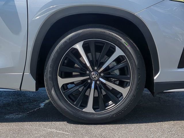 Used 2022 Toyota Highlander XSE image 11