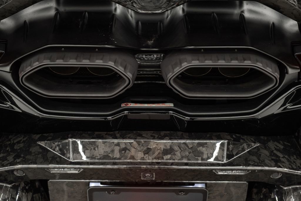 Used 2024 Lamborghini Revuelto image 24