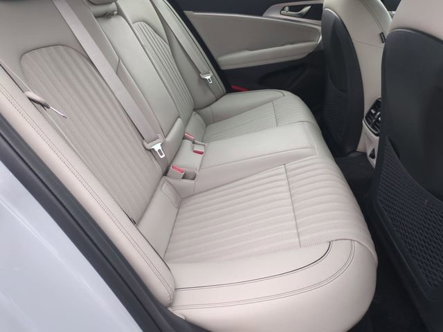 Used 2022 Genesis G70 2.0T w/ Prestige Package image 17