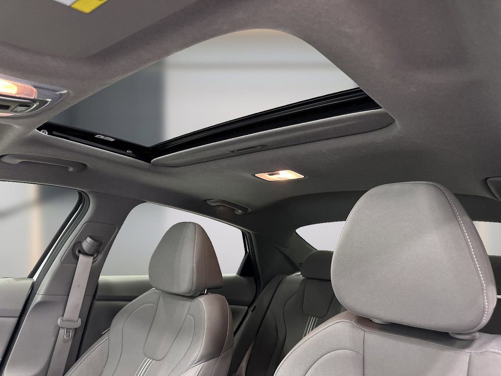 Certified 2024 Hyundai Elantra SEL w/ Convenience Package image 8