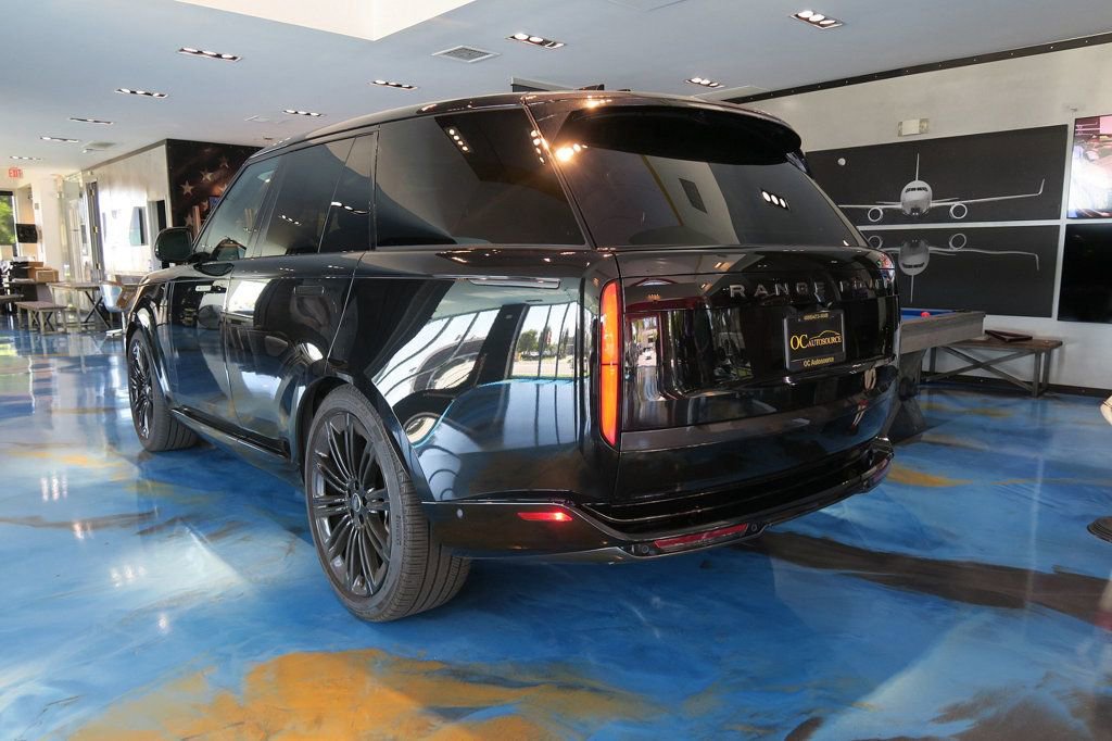 Used 2025 Land Rover Range Rover SE AWD/4WD image 40